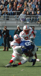 Zach Rainey secures a first-down reception for the USF Cougars